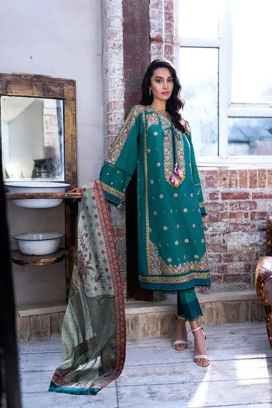 DESIGN 4B AUTUMN/WINTER 2021 UNSTITCHED