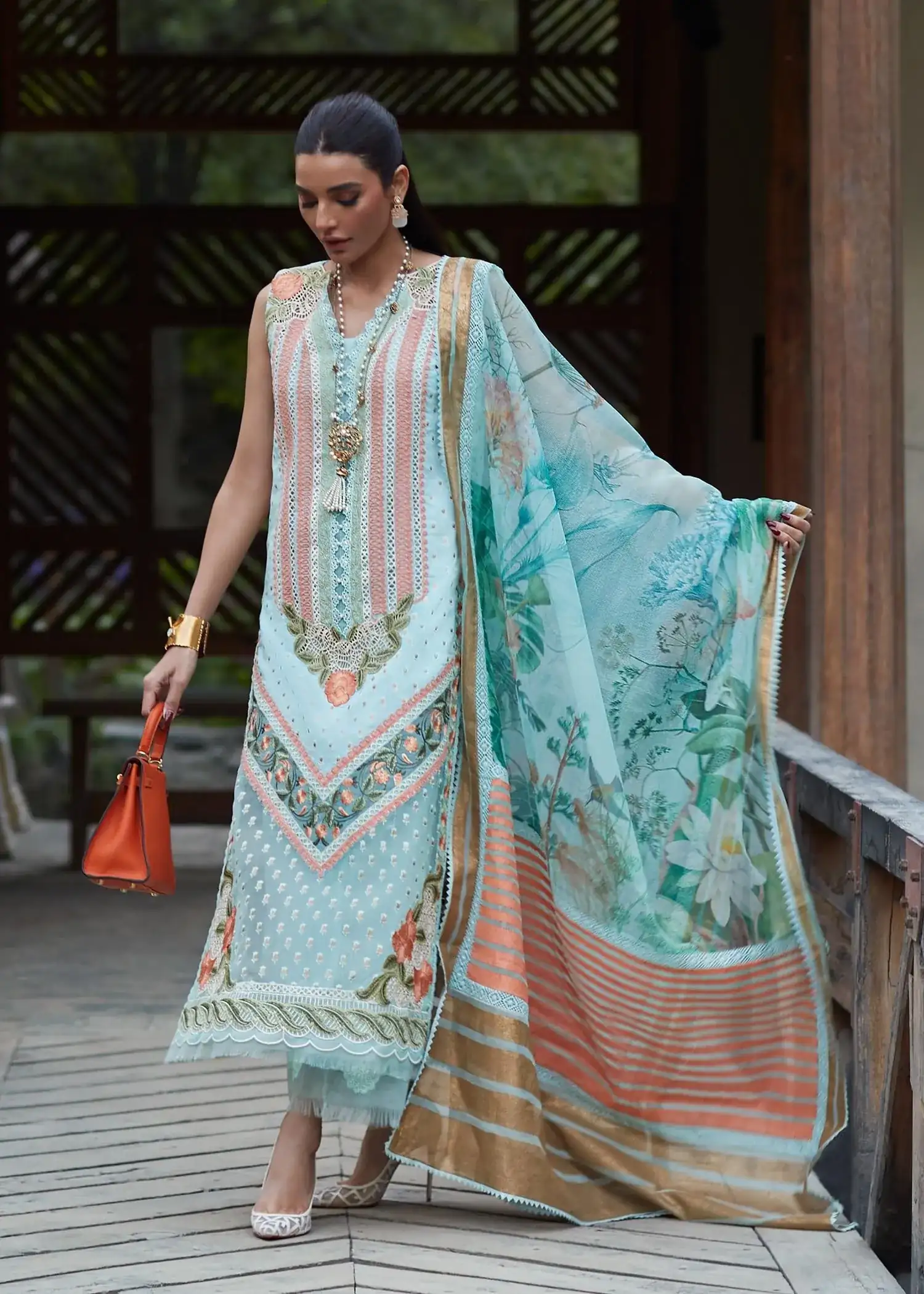 Shigar - D5 B | CRIMSON LUXURY LAWN 2023