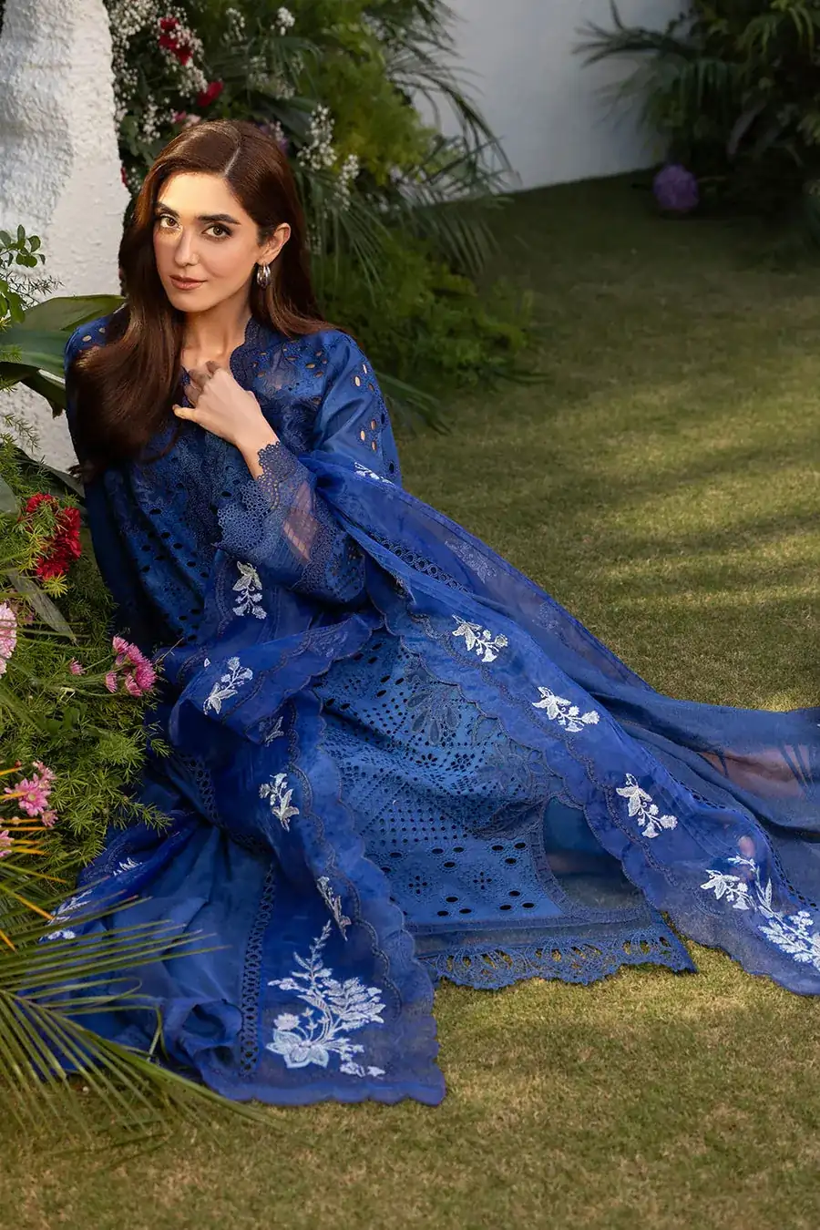 DESIGN 1B LUXURY LAWN 2025 UNSTITCHED L25-1B