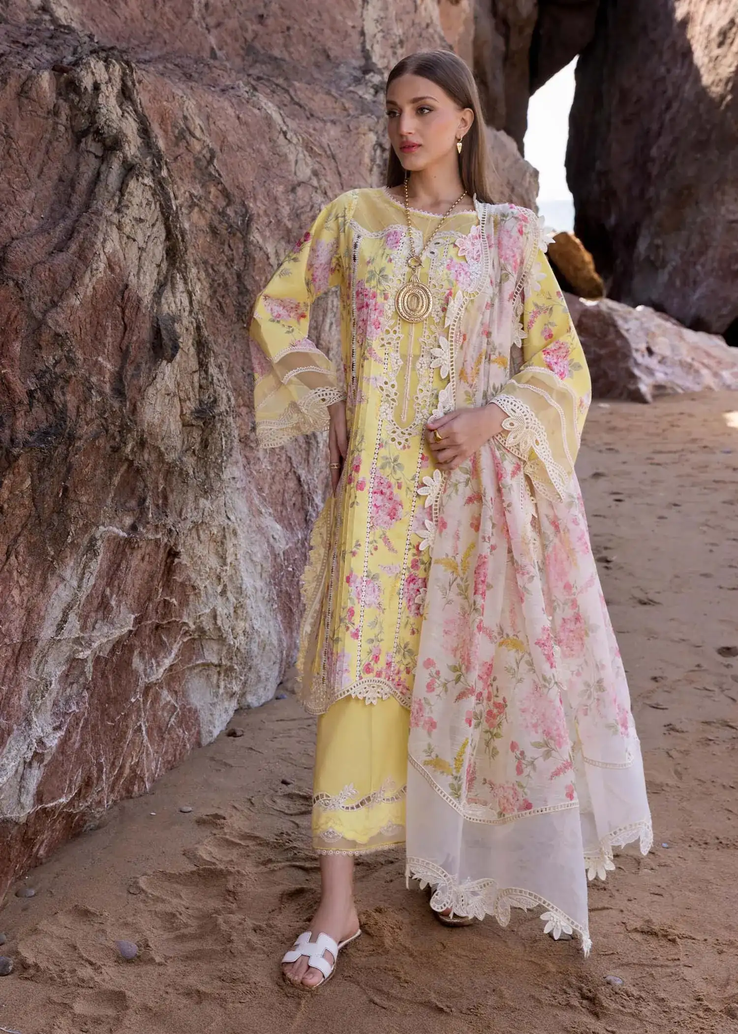 Flow By Crimson - Lawn' 25 - Floral Crush - D3 A