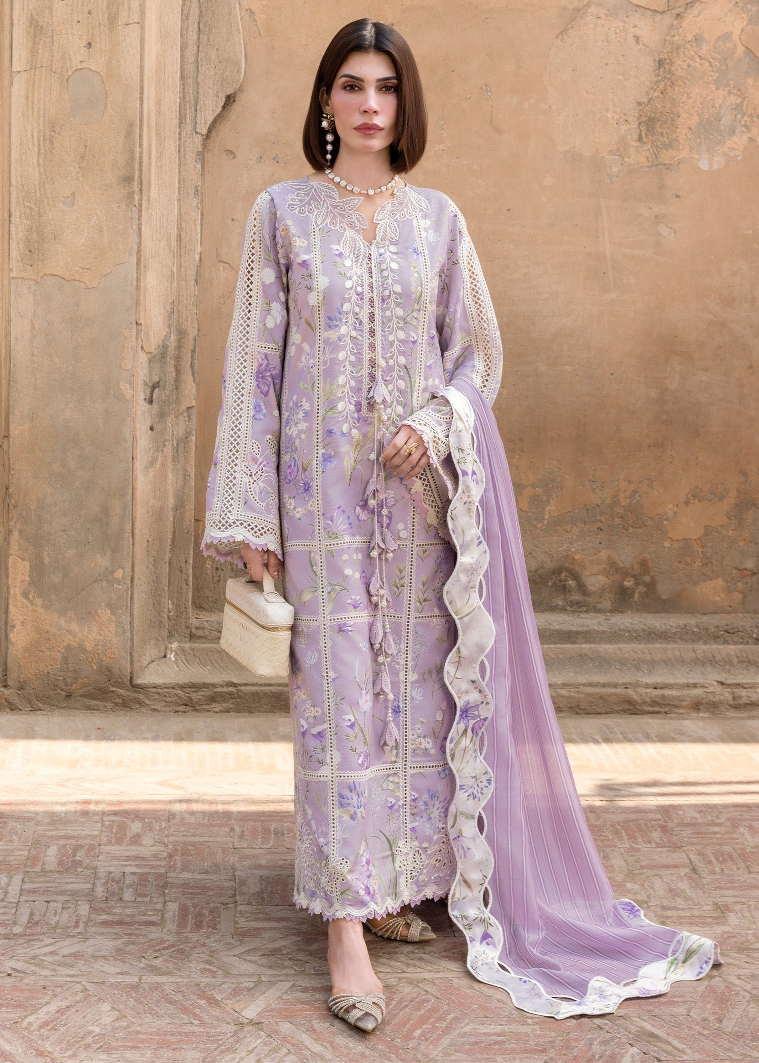 Flow By Crimson - Lawn' 26 -A SUMMER DANCE - D2B