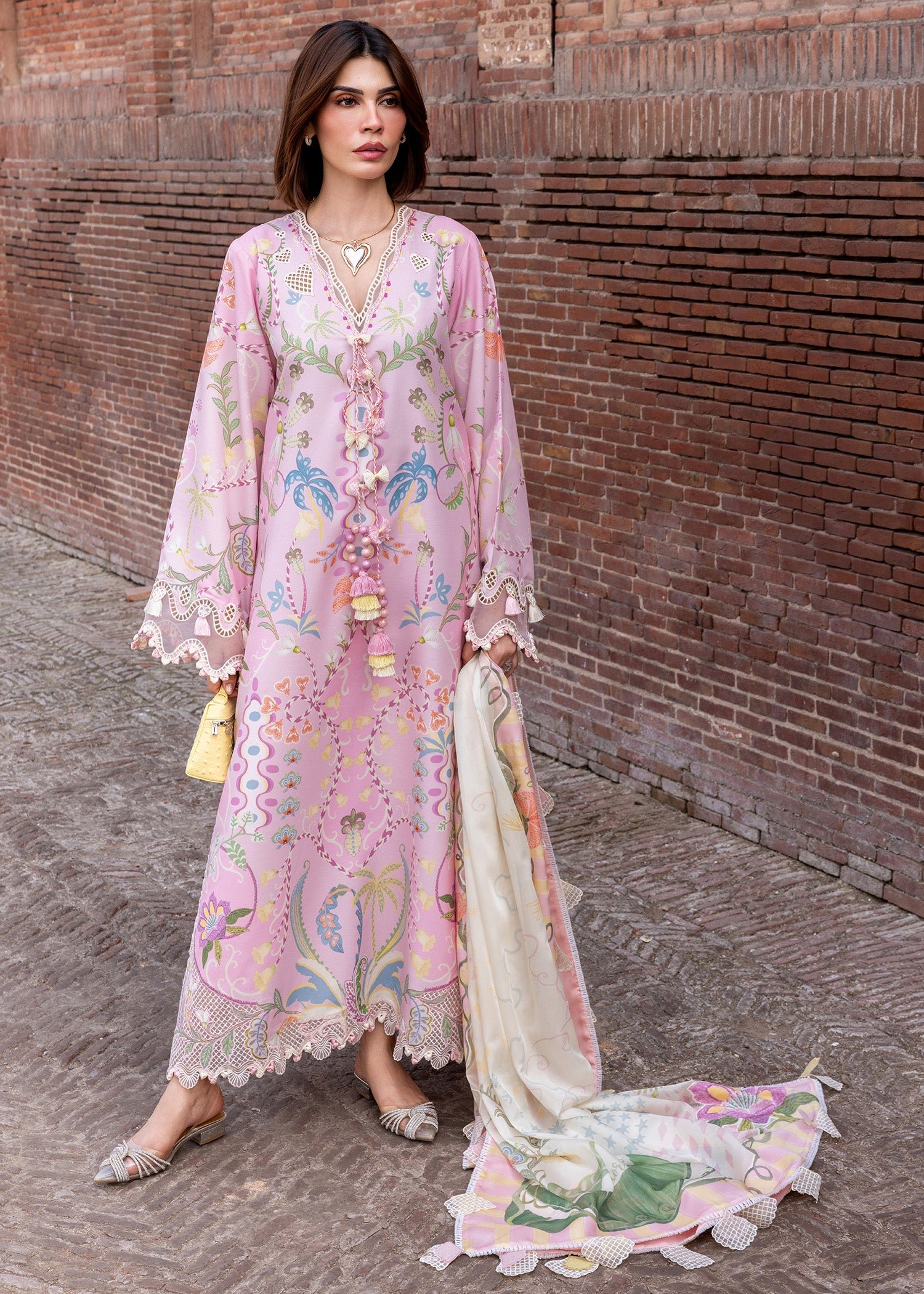 Flow By Crimson - Lawn' 26 -OUT OF MANY HEARTS-D6A